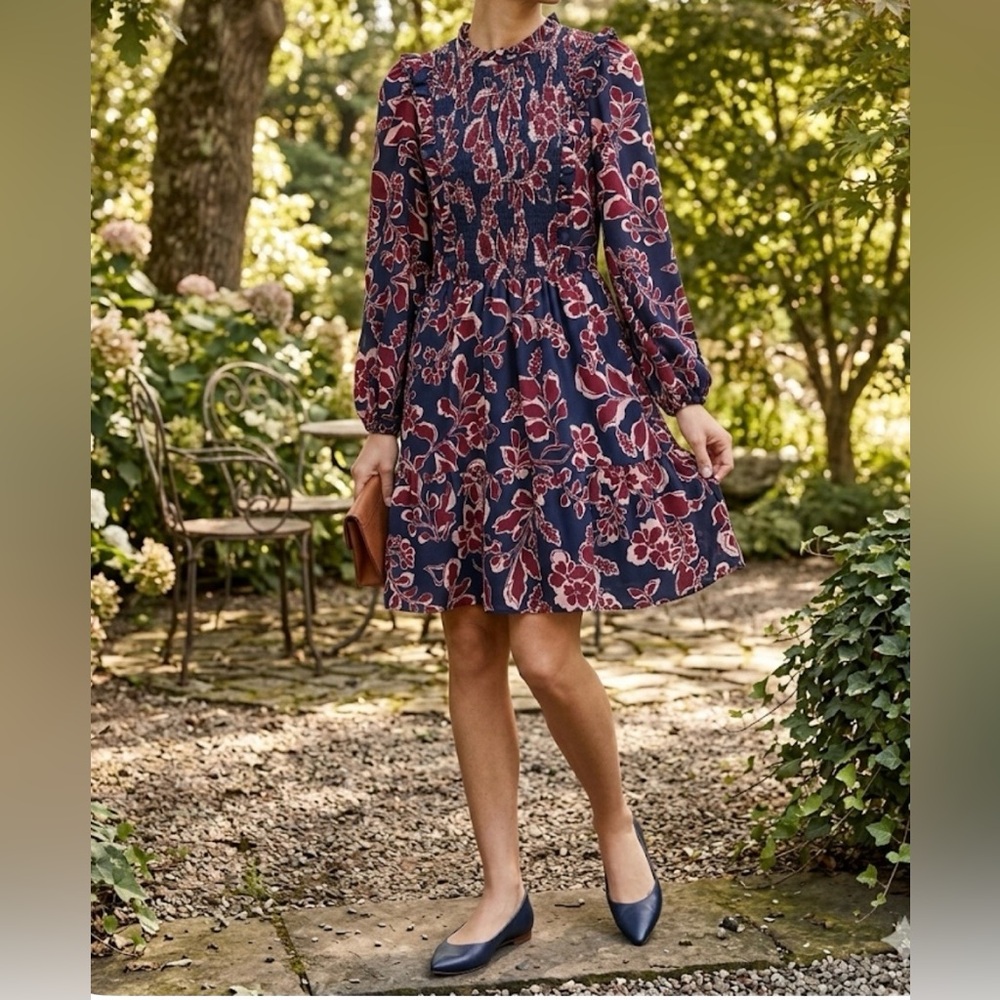 Women's Navy Floral Long-Sleeve Smocked Dress